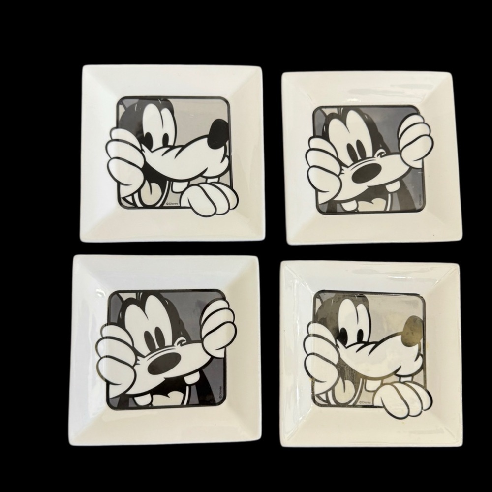 LOT of 4 Disney Goofy Pluto 5 9/16” Square Appetizer Serving Plates Black White